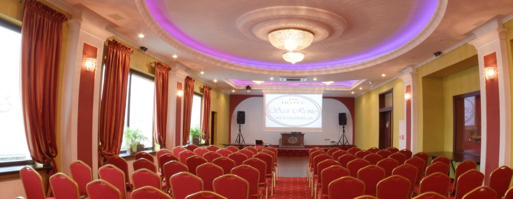 Hotel San Remo Zgierz Bagian luar foto