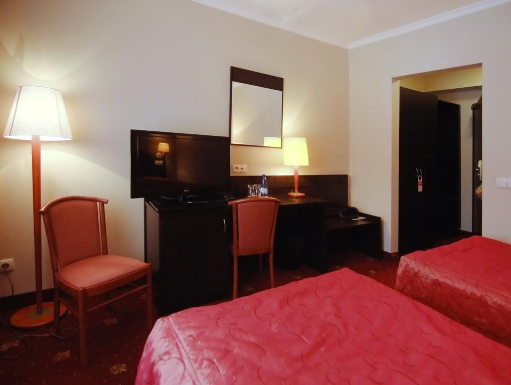 Hotel San Remo Zgierz Bagian luar foto