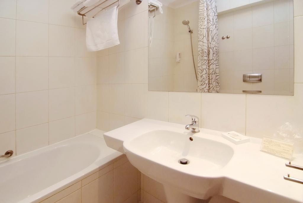 Hotel San Remo Zgierz Ruang foto