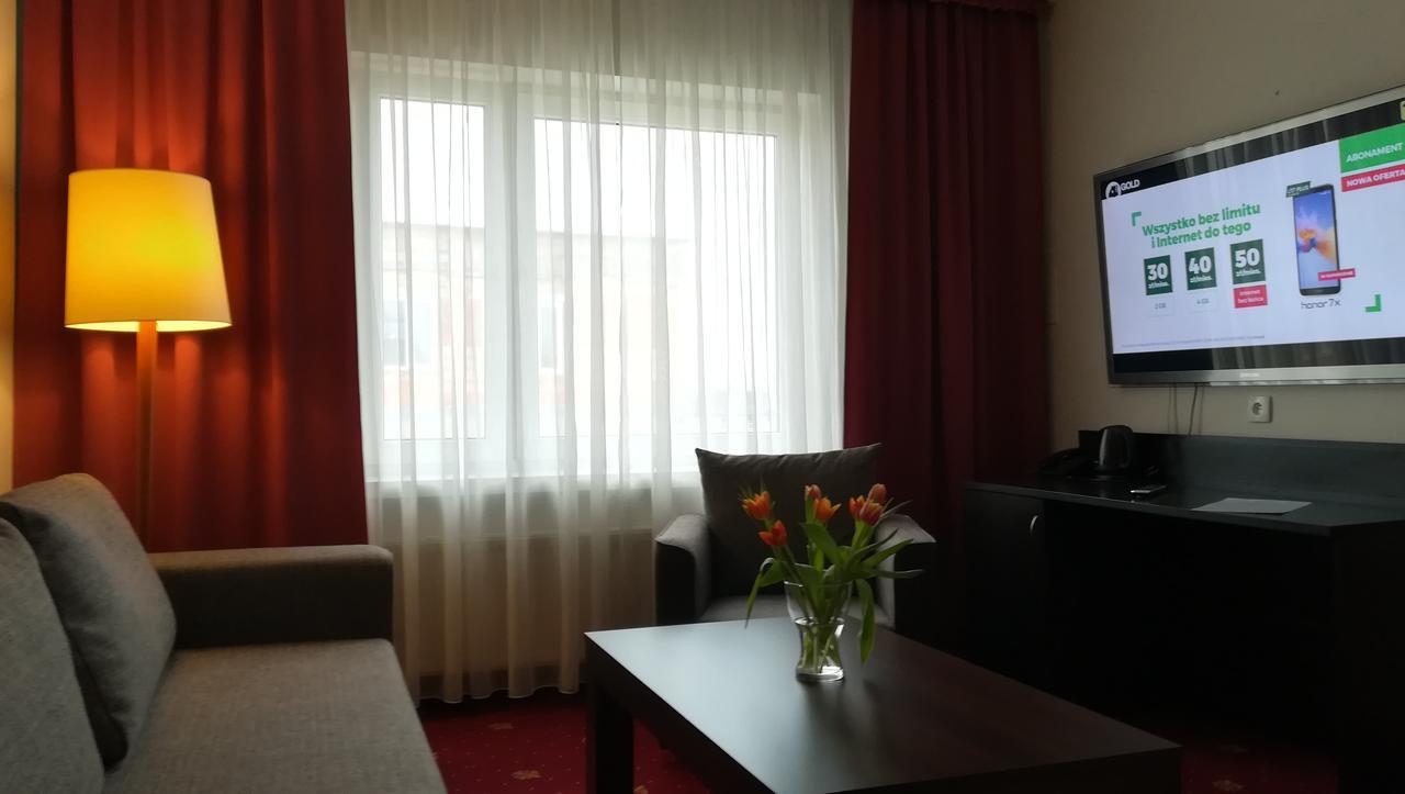 Hotel San Remo Zgierz Bagian luar foto