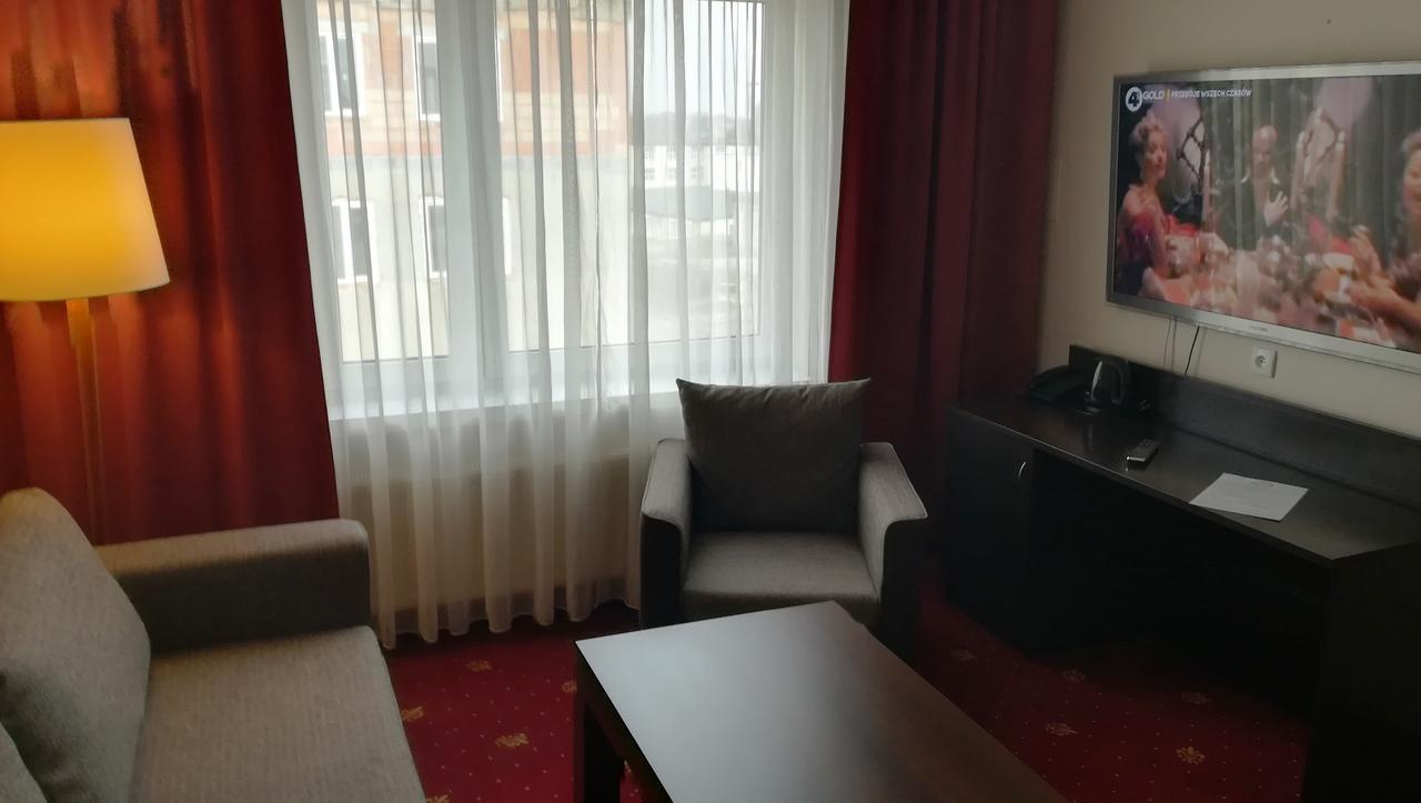 Hotel San Remo Zgierz Bagian luar foto