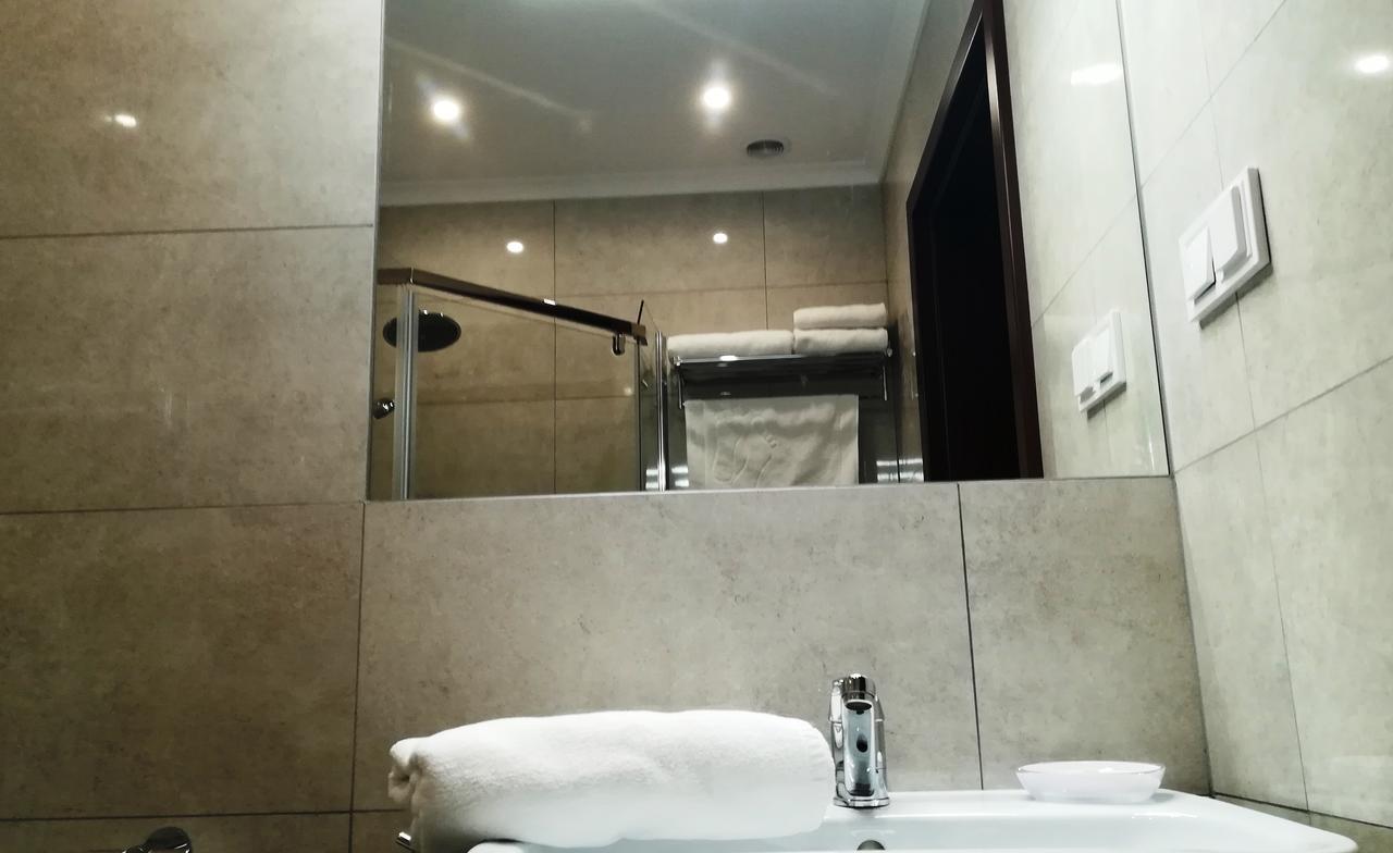 Hotel San Remo Zgierz Bagian luar foto