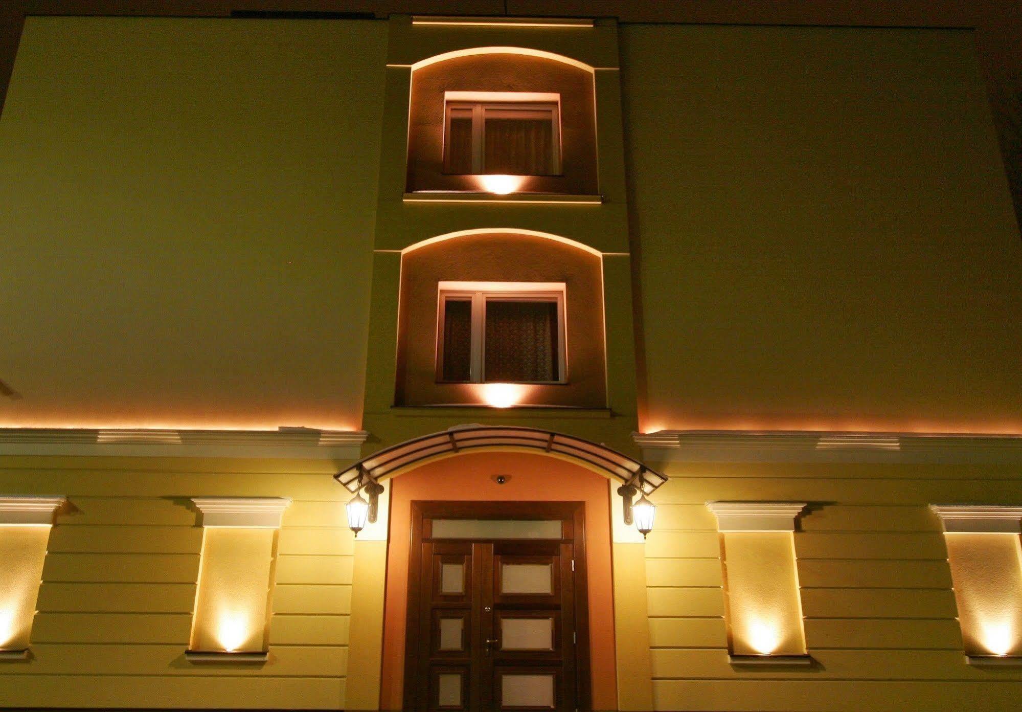 Hotel San Remo Zgierz Bagian luar foto