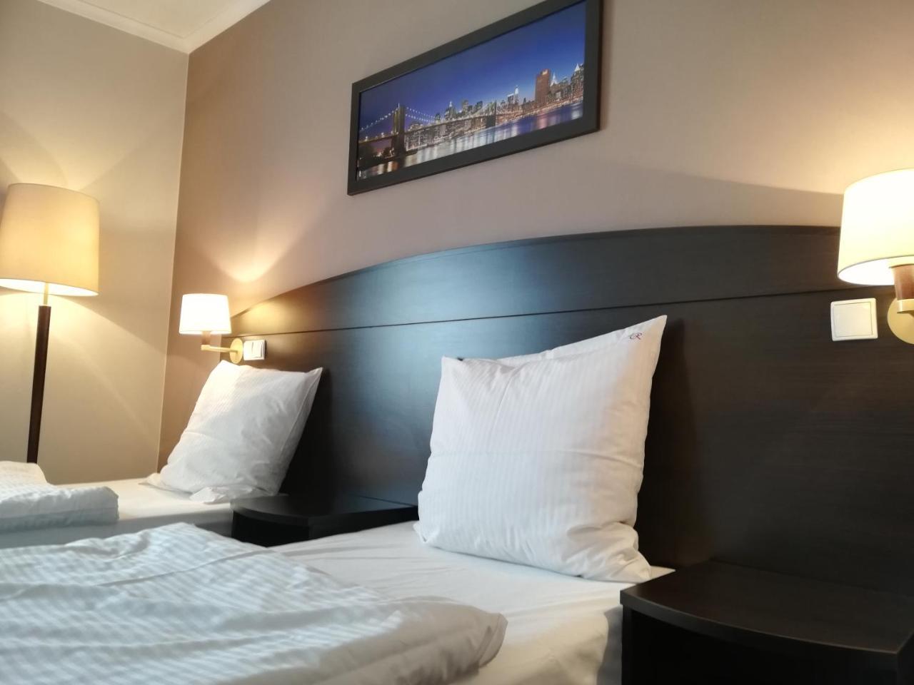 Hotel San Remo Zgierz Bagian luar foto